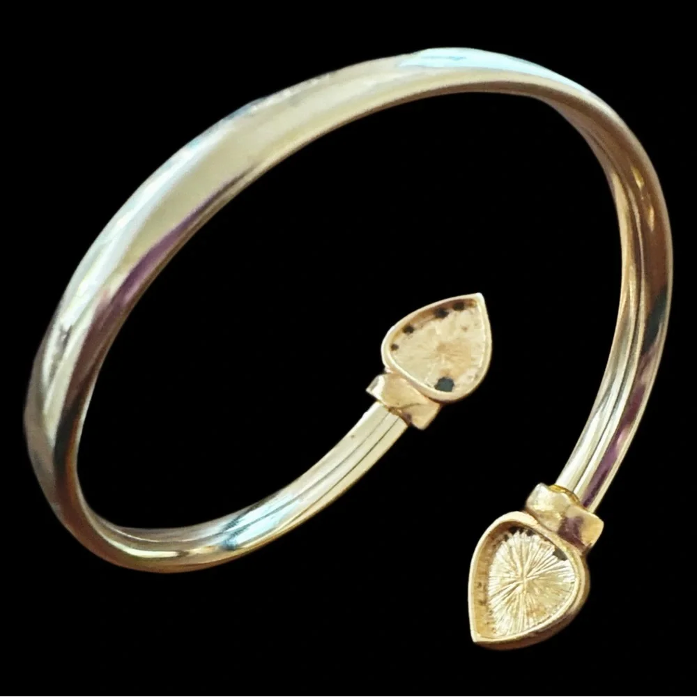 Vintage Gold Tone Heart Wrap Cuff Bracelet Red Acrylic Stones Open Bangle - Picture 4 of 5